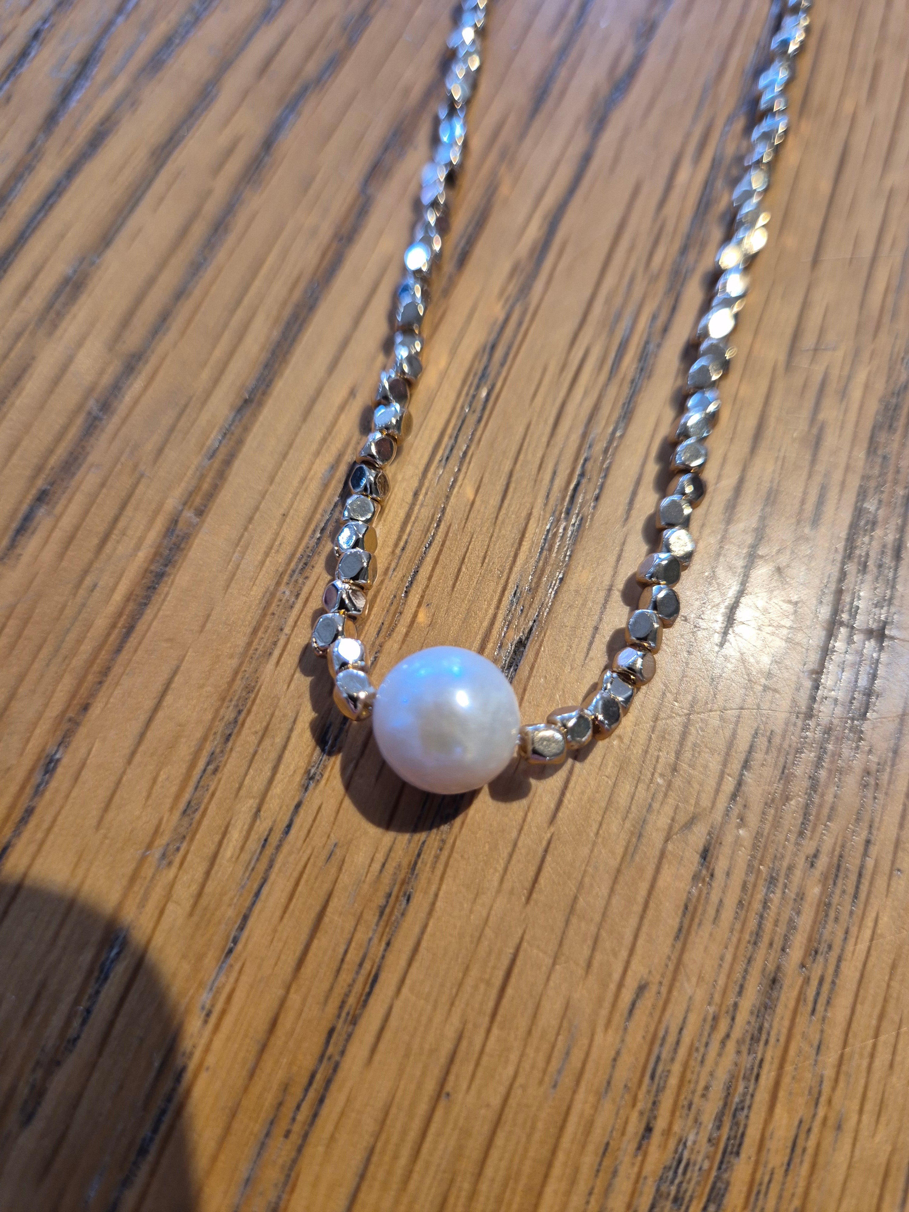 Envy - Drop Pearl necklace