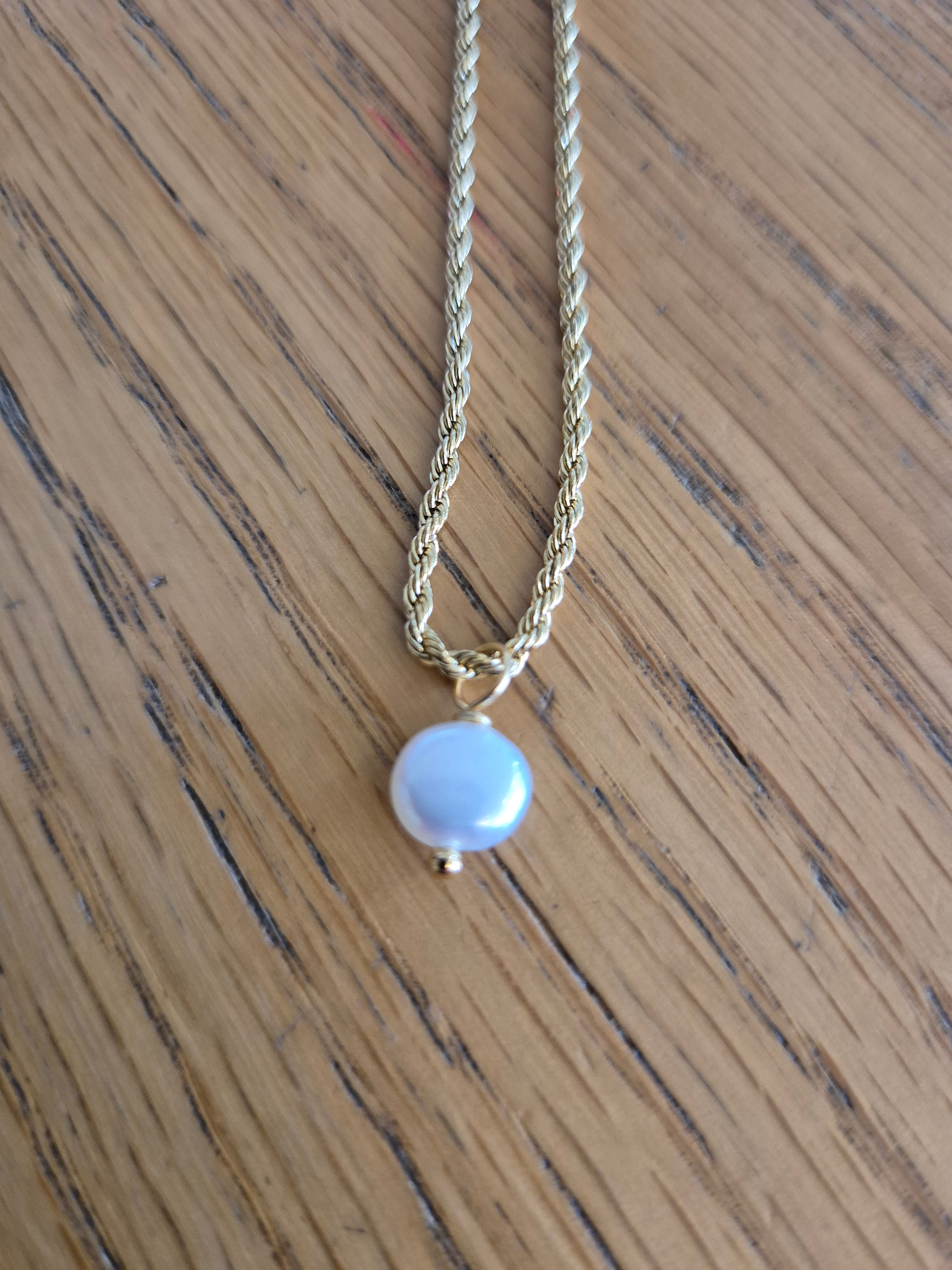White Leaf - Pearl Drop Necklace