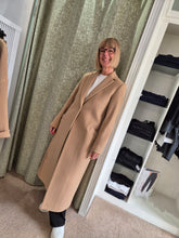 Load image into Gallery viewer, Chiarulli - Camel Coat
