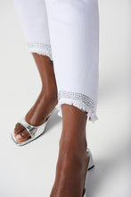 Load image into Gallery viewer, Joseph Ribkoff - Cropped Jeans with Frayed Hem
