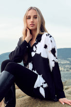 Load image into Gallery viewer, Frank Lyman - Black &amp; White Floral Shirt
