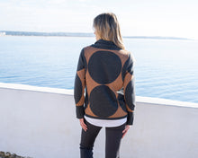Load image into Gallery viewer, Marble - Circle Jumper
