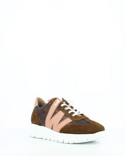 Load image into Gallery viewer, Wonders - Cognac W Trainer
