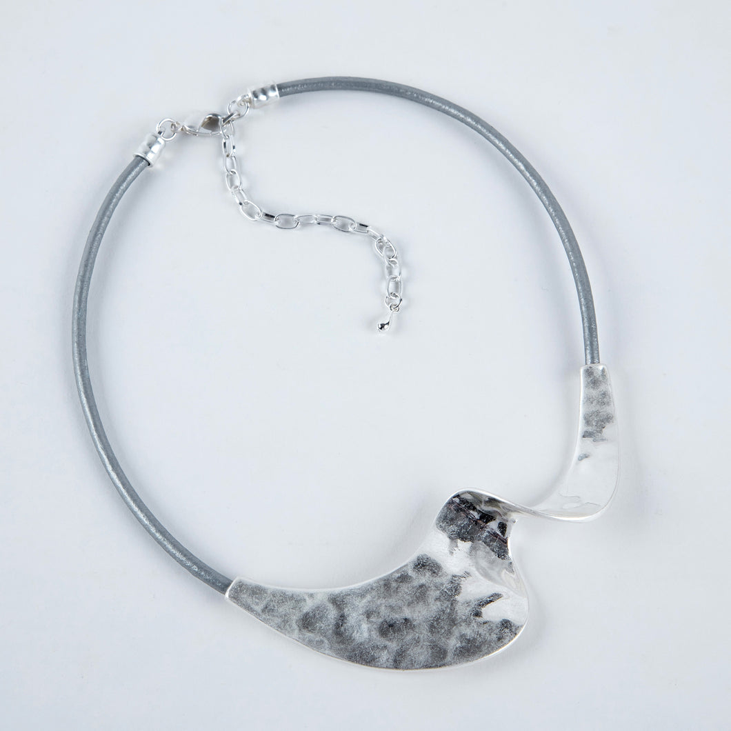 Dante - Hammered Silver Necklace