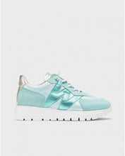 Load image into Gallery viewer, Wonders - Metalic Trainer - Sea Green
