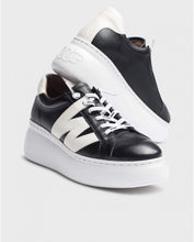 Load image into Gallery viewer, Wonders - Black and White Sneaker
