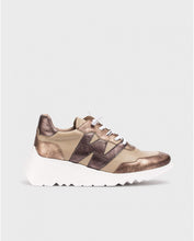 Load image into Gallery viewer, Wonders - Taupe W Trainer
