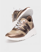 Load image into Gallery viewer, Wonders - Taupe W Trainer
