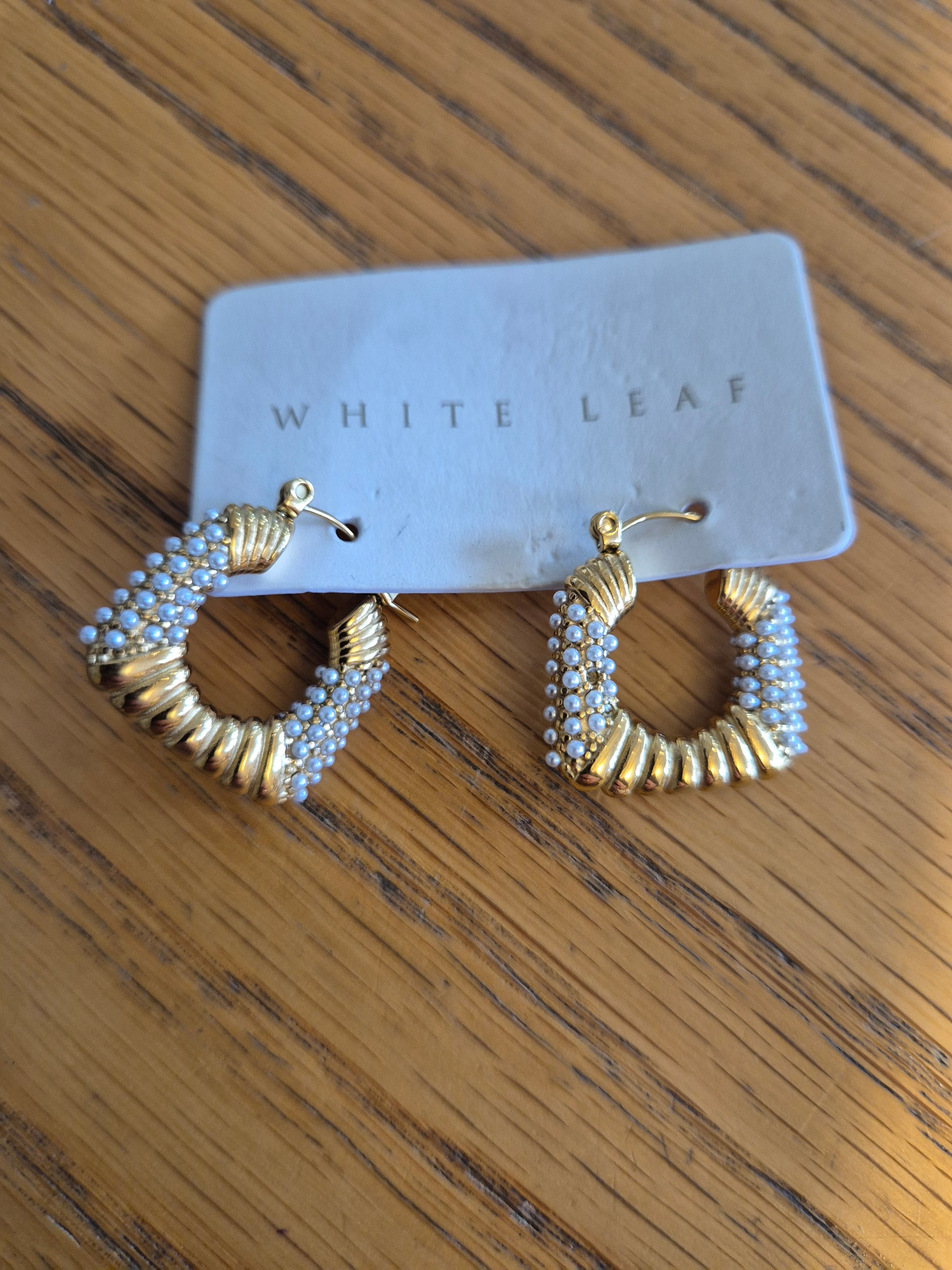 White Leaf- Pearl Square Earrings
