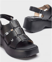 Load image into Gallery viewer, Wonders - Platform Sandle - Max Plata
