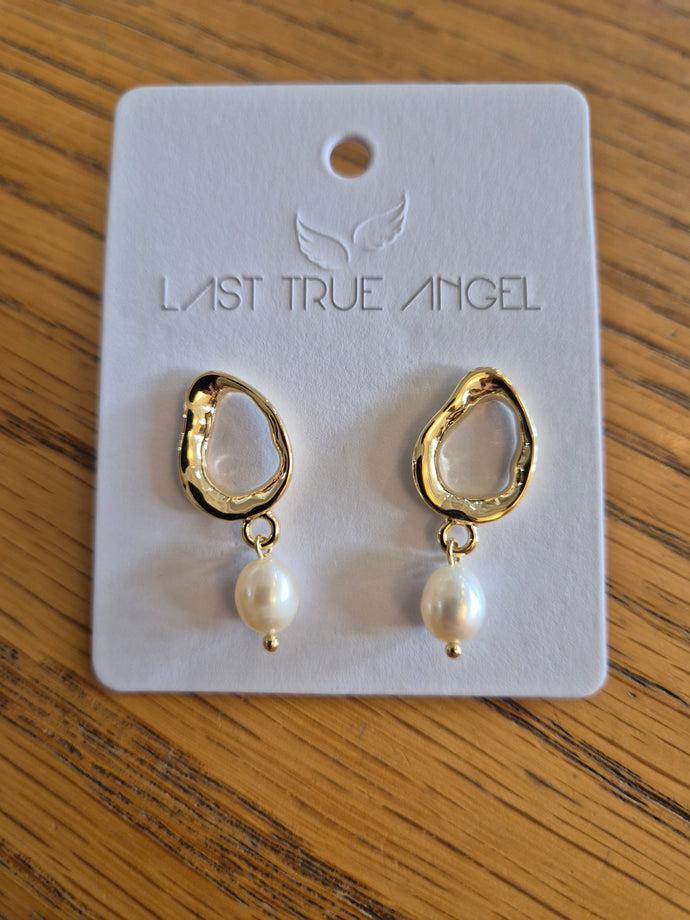 White Leaf- Pearl Drop Earrings